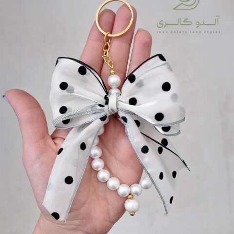 آویز پاپیونک